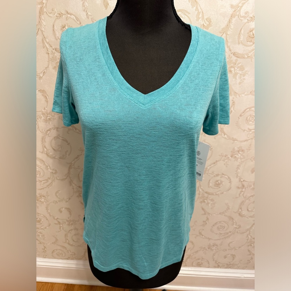 Brand New Athleta Aqua V-Neck Short Sleeve Tee